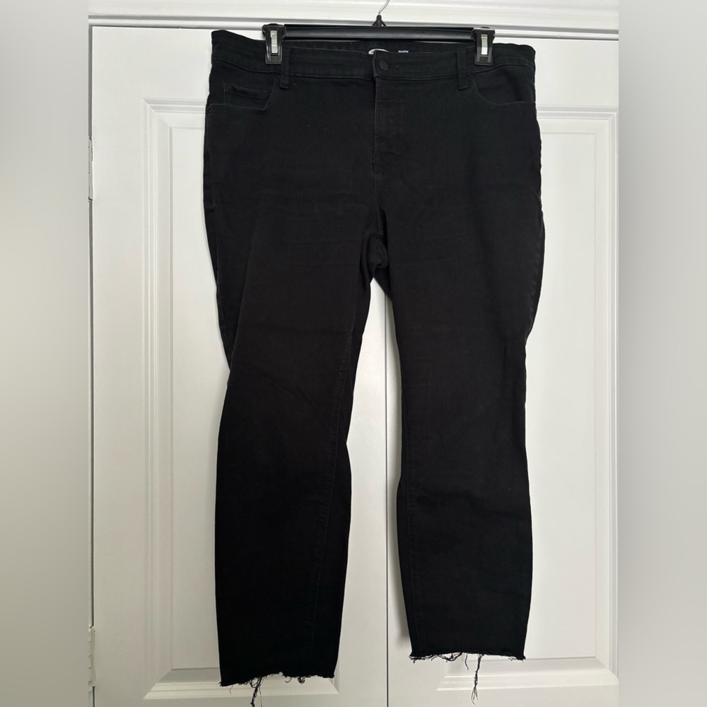 Old Navy Women's Cropped Black Jeans